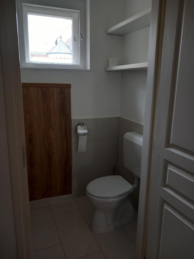 Korvin One Apartman Pápa Екстериор снимка